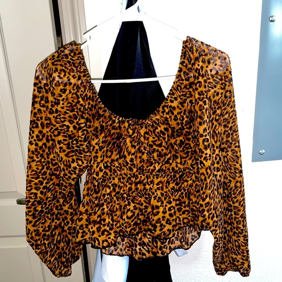 Sheer Leopard print blouse - Picture 4 of 4